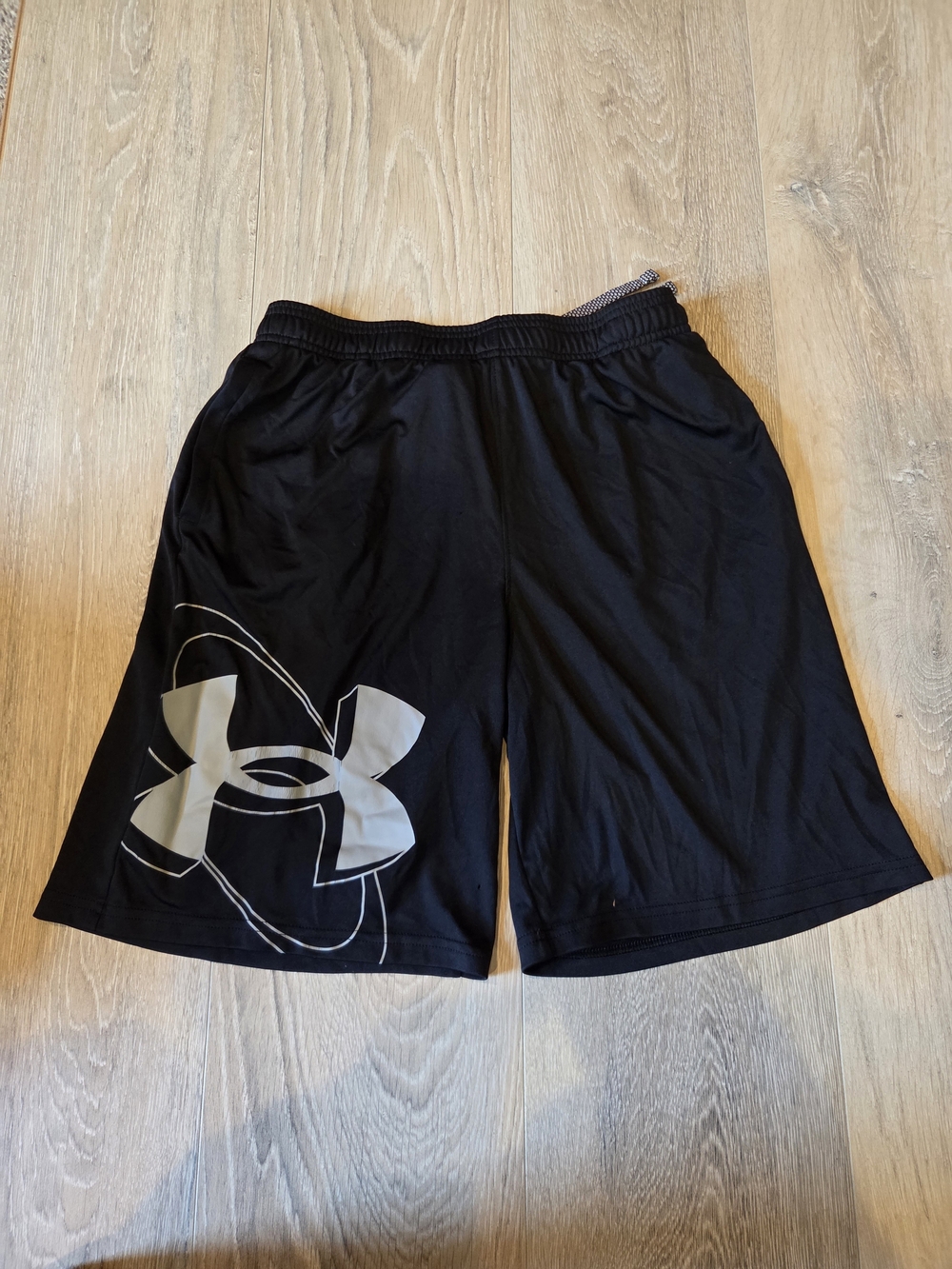 Under Armour Men’s Black Athletic Shorts with Large Gray Logo